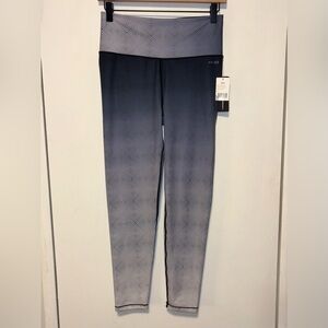 AR-33 Alpha High Waist Leggings Black/ Gray Geometric Print Ombre Size M NWT